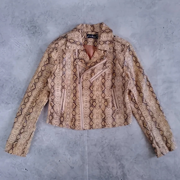 Women's Snake-Print Faux Leather Moto Jacket - Picture 6 of 9